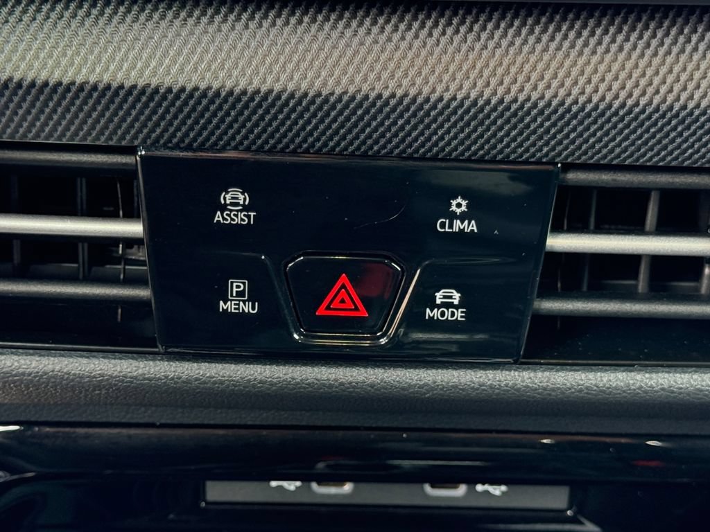 Used 2026 Volkswagen Golf AWD/4WD image 20