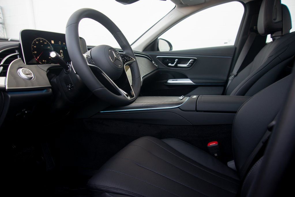Used 2025 Mercedes-Benz E 350 4MATIC Sedan image 20
