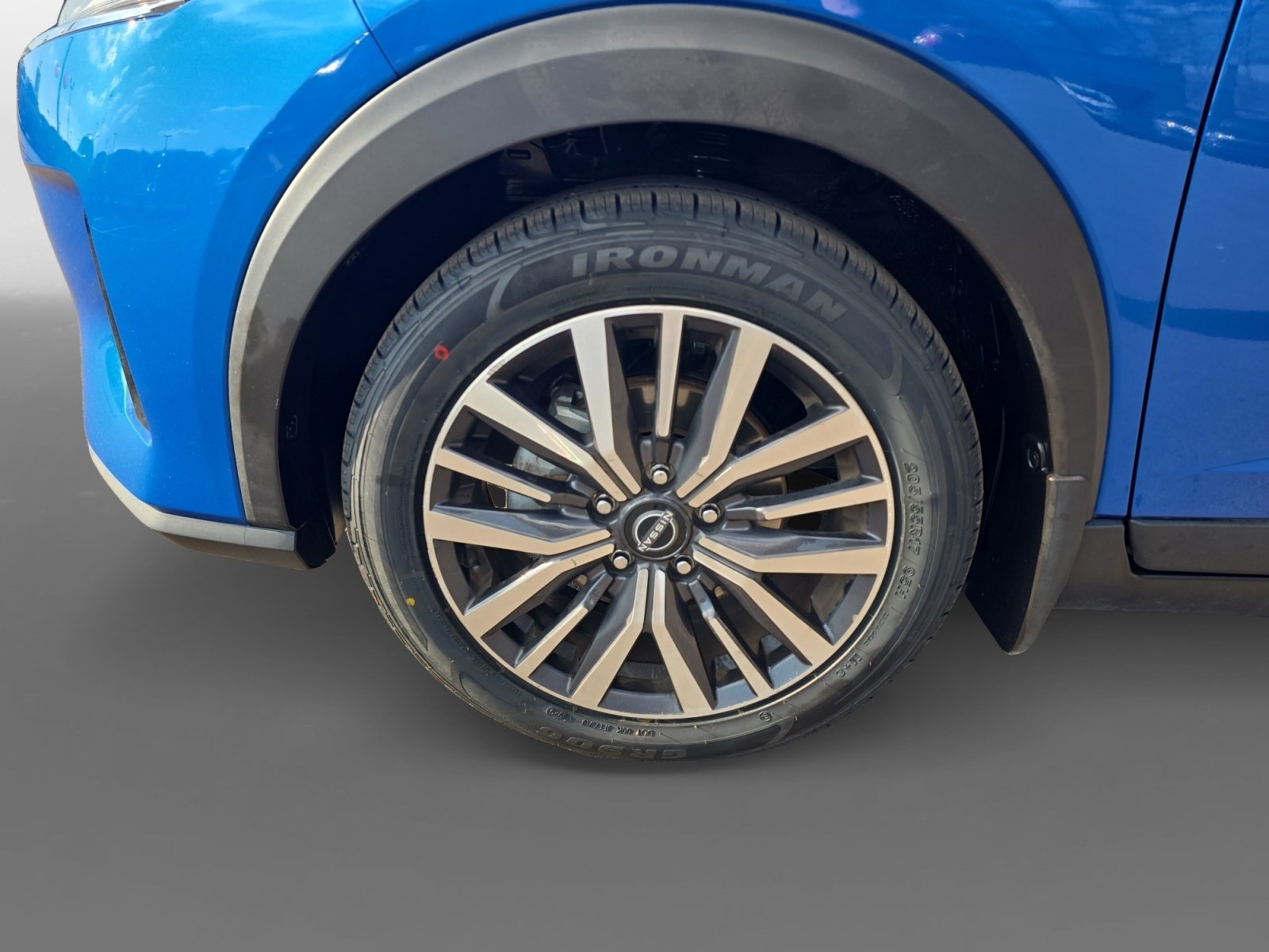 Used 2023 Nissan Kicks SV image 9