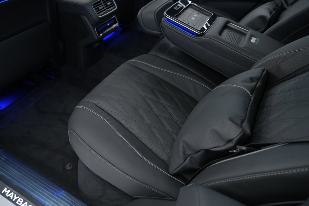 Used 2026 Mercedes-Benz Maybach GLS 600 4MATIC image 31