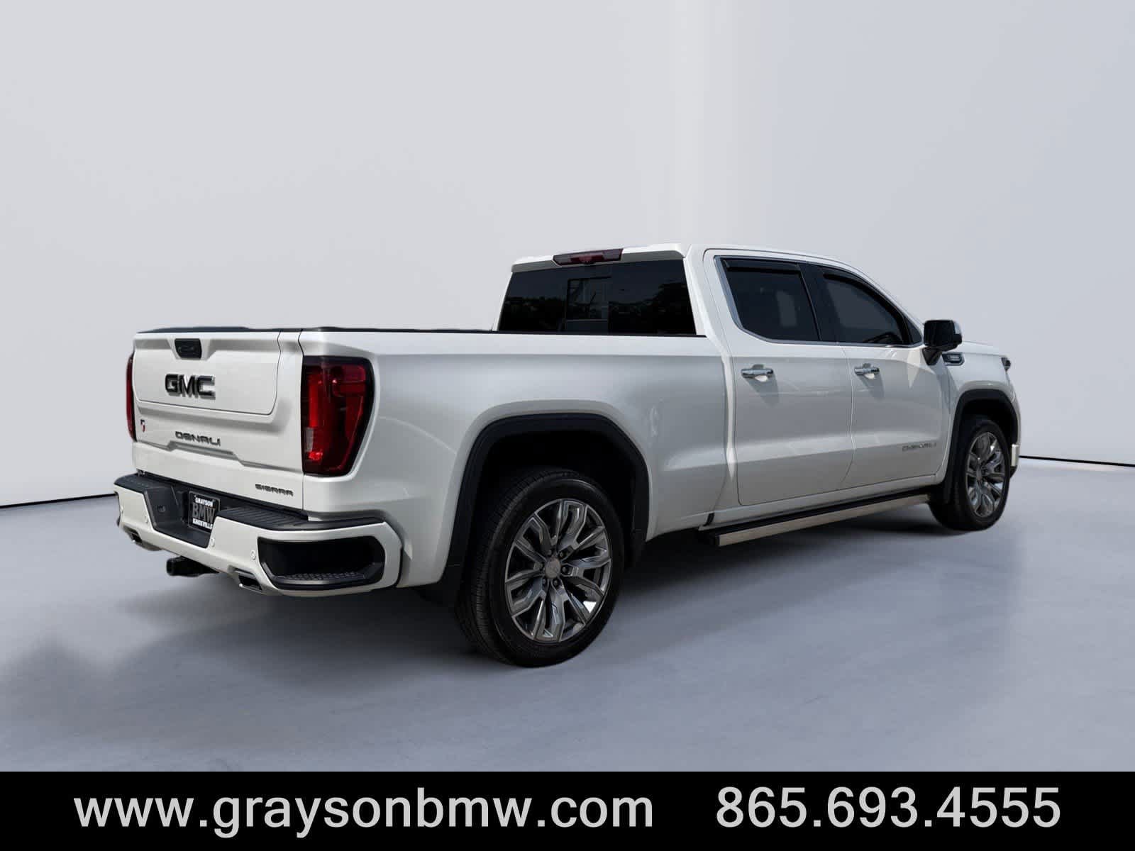Used 2023 GMC Sierra 1500 Denali w/ Denali Reserve Package AWD/4WD image 3