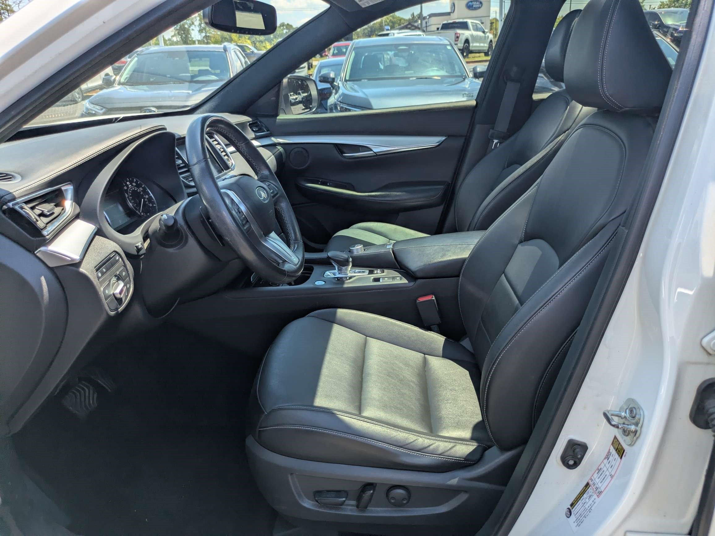 Used 2021 INFINITI QX50 Luxe w/ Appearance Package FWD image 27