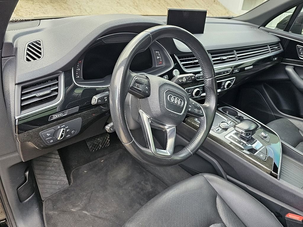 Used 2017 Audi Q7 3.0T Premium Plus w/ Premium Plus Package image 15