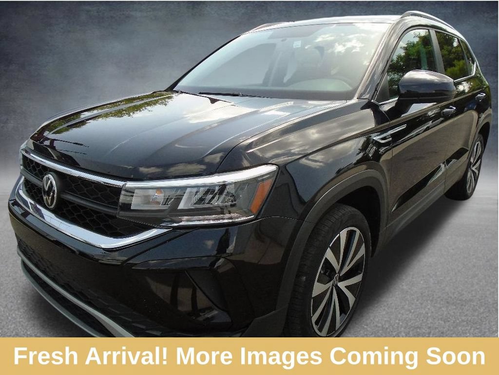 Used 2022 Volkswagen Taos SE FWD image 1