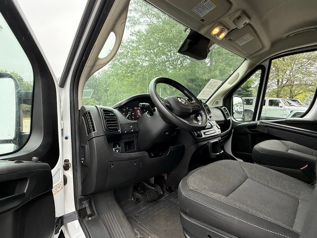 Used 2025 RAM ProMaster 2500 w/ Convenience Group FWD image 14