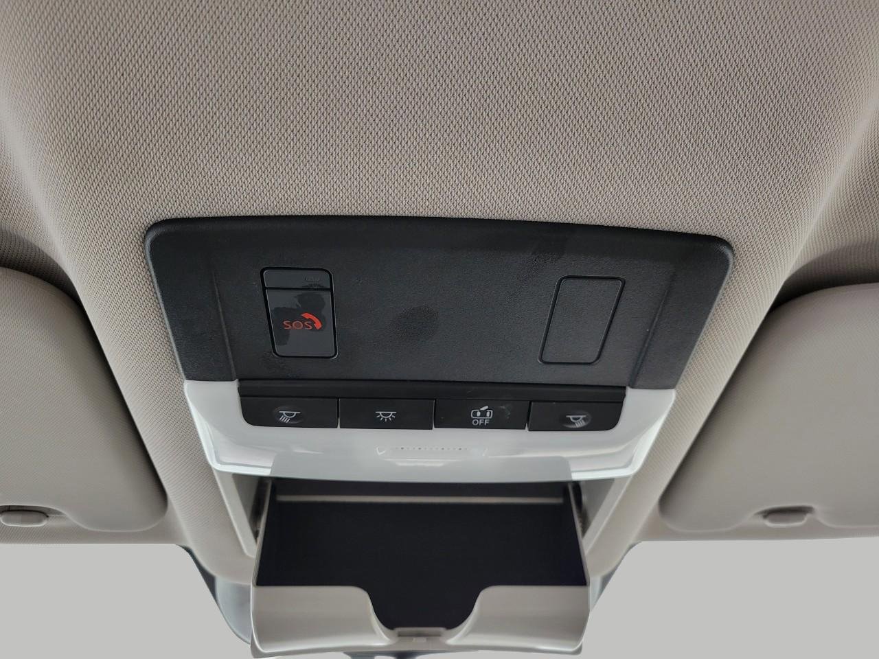 Used 2025 Nissan Rogue SV image 17