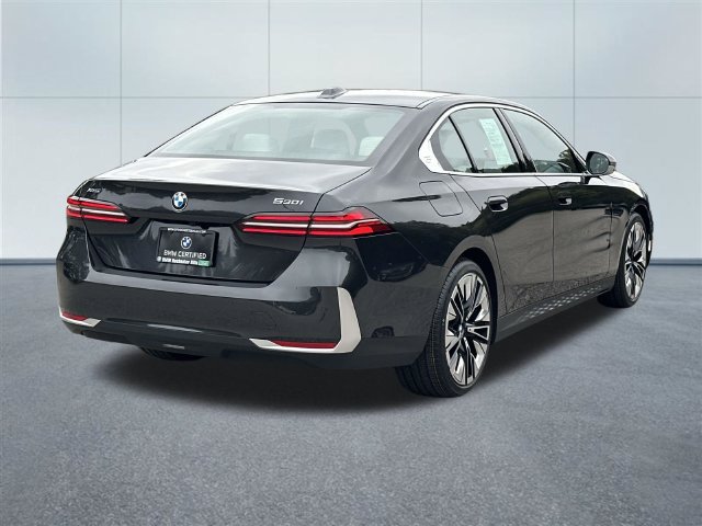 Certified 2024 BMW 530i xDrive w/ Premium Package AWD/4WD image 6