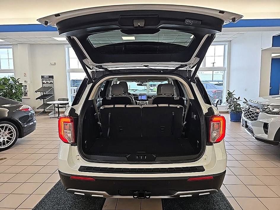 Used 2023 Ford Explorer XLT w/ Equipment Group 202A AWD/4WD image 29