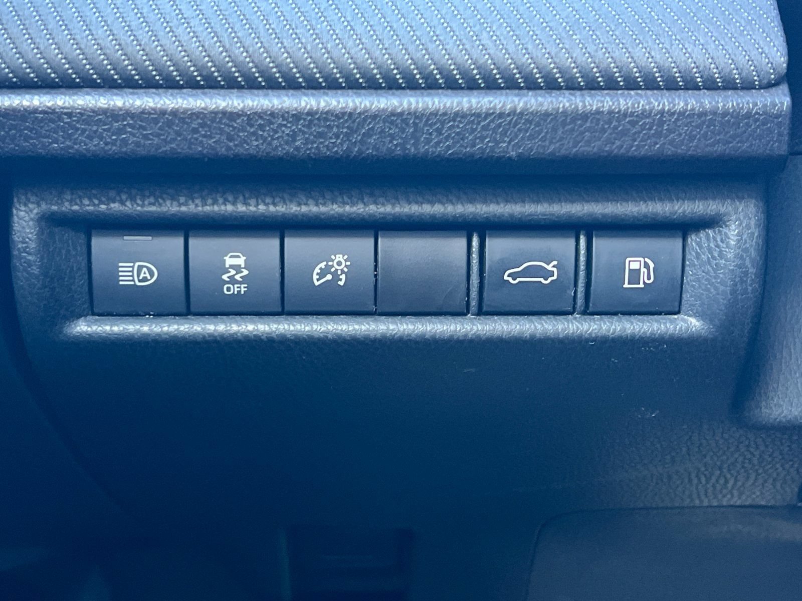 Used 2025 Toyota Camry SE FWD image 32