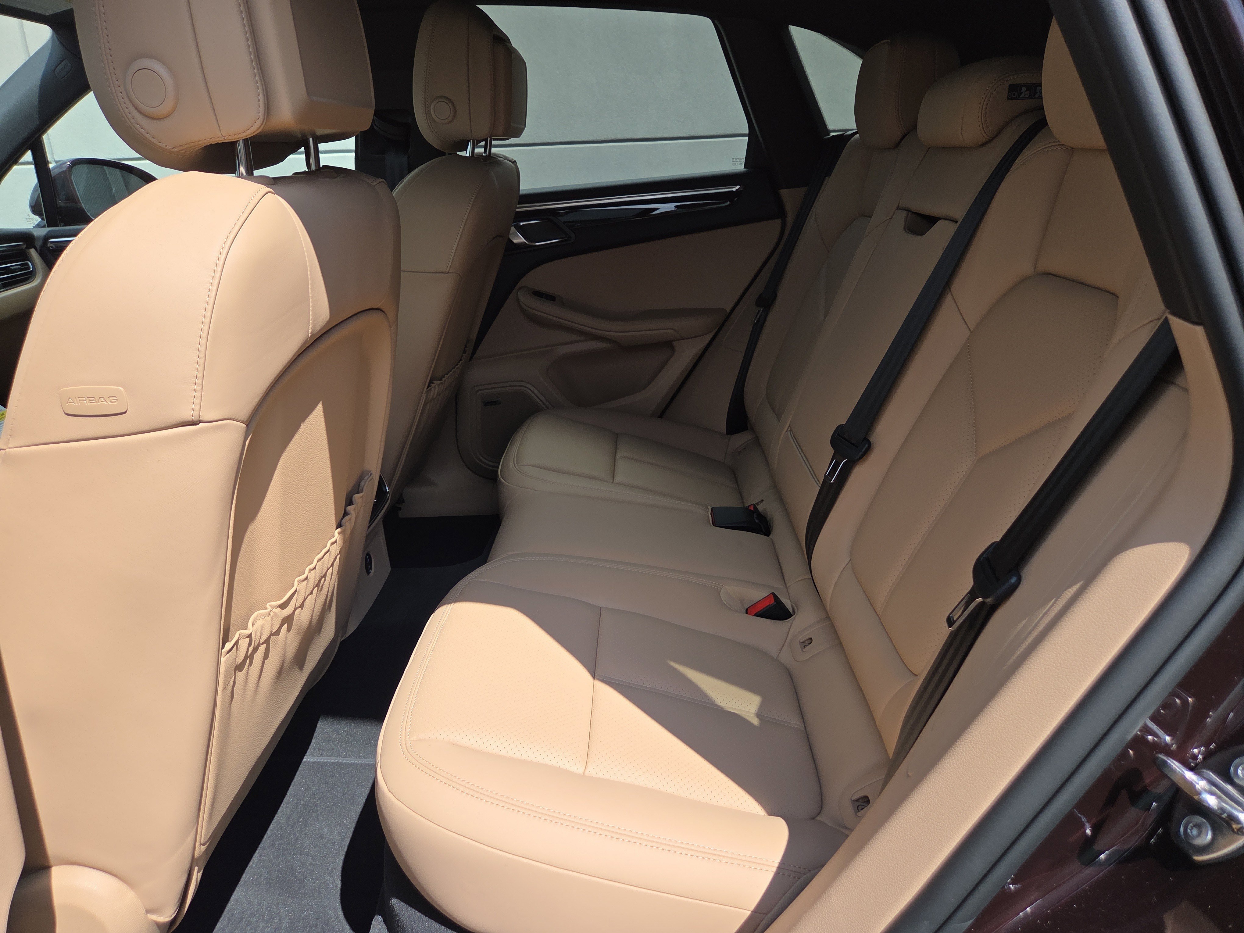 Used 2025 Porsche Macan AWD/4WD image 13