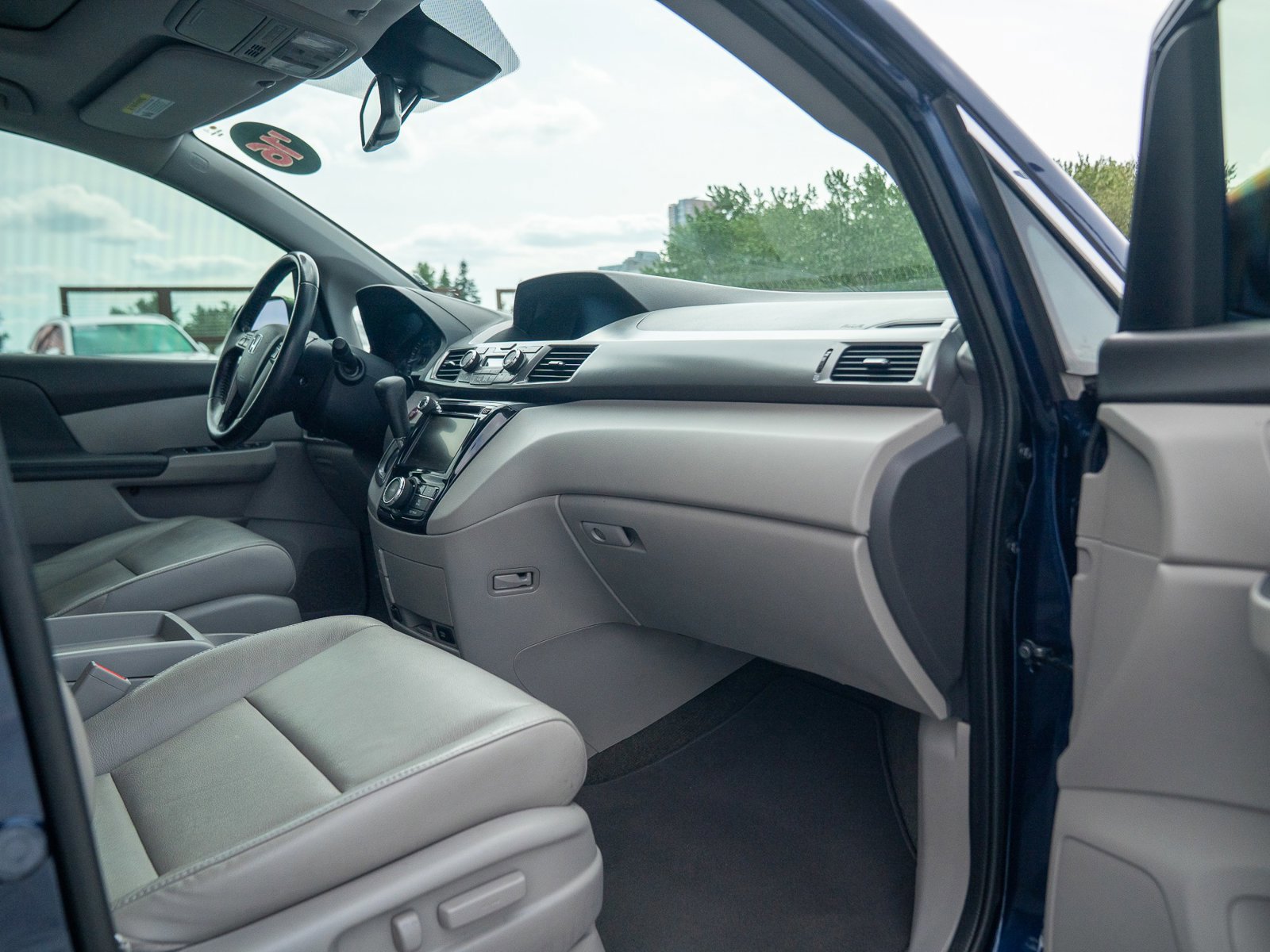 Used 2016 Honda Odyssey EX-L image 28