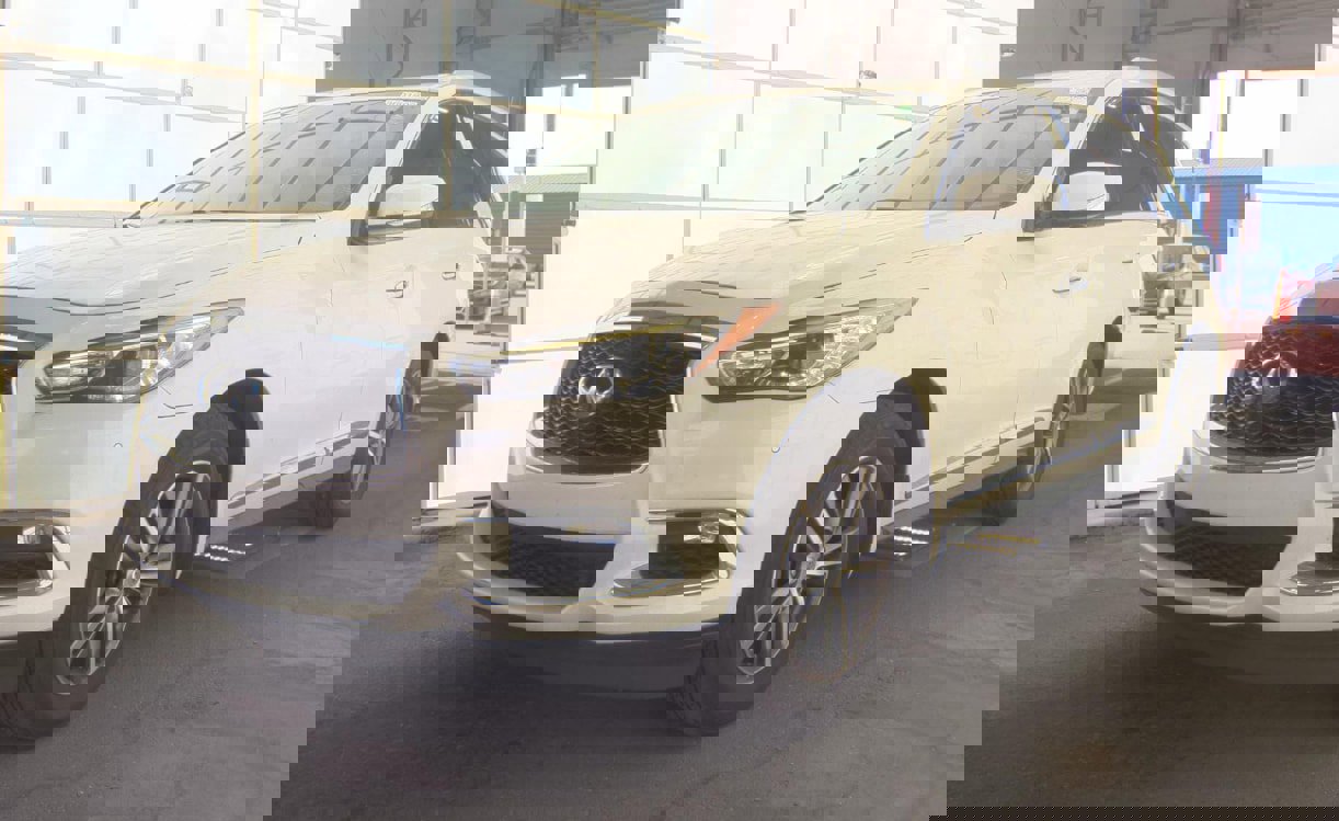 Used 2019 INFINITI QX60 Luxe w/ Essential Package