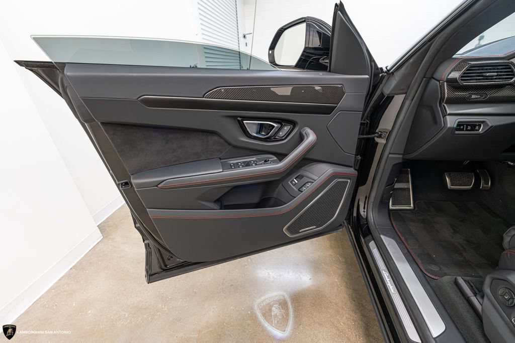 Used 2024 Lamborghini Urus S AWD/4WD image 38