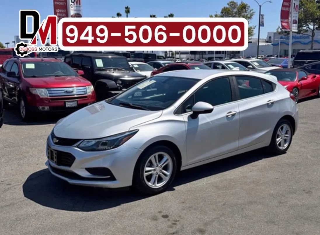 Used 2017 Chevrolet Cruze LT FWD image 1