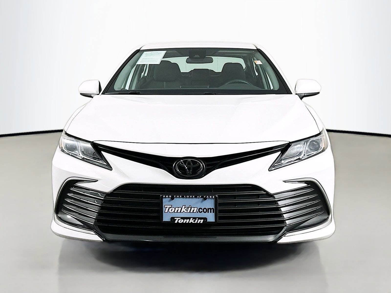 Used 2024 Toyota Camry LE image 2