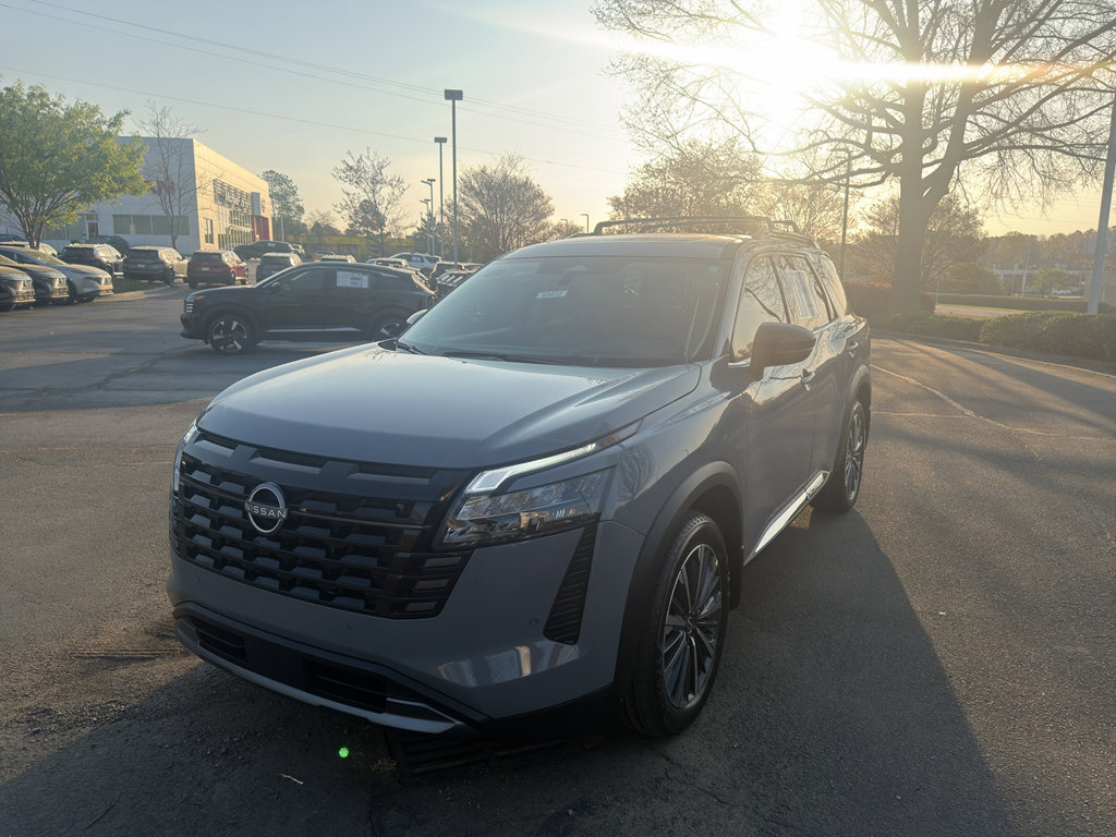 New 2026 Nissan Pathfinder Platinum image 3