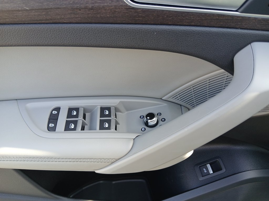 Used 2021 Audi Q5 Prestige w/ Prestige Package AWD/4WD image 10