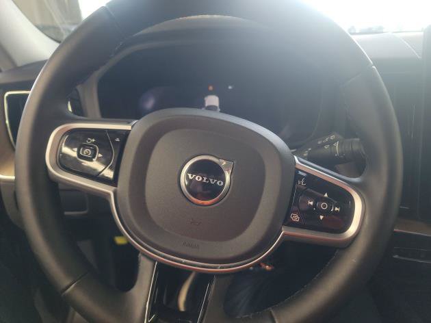Used 2026 Volvo XC60 B5 Plus AWD/4WD image 7