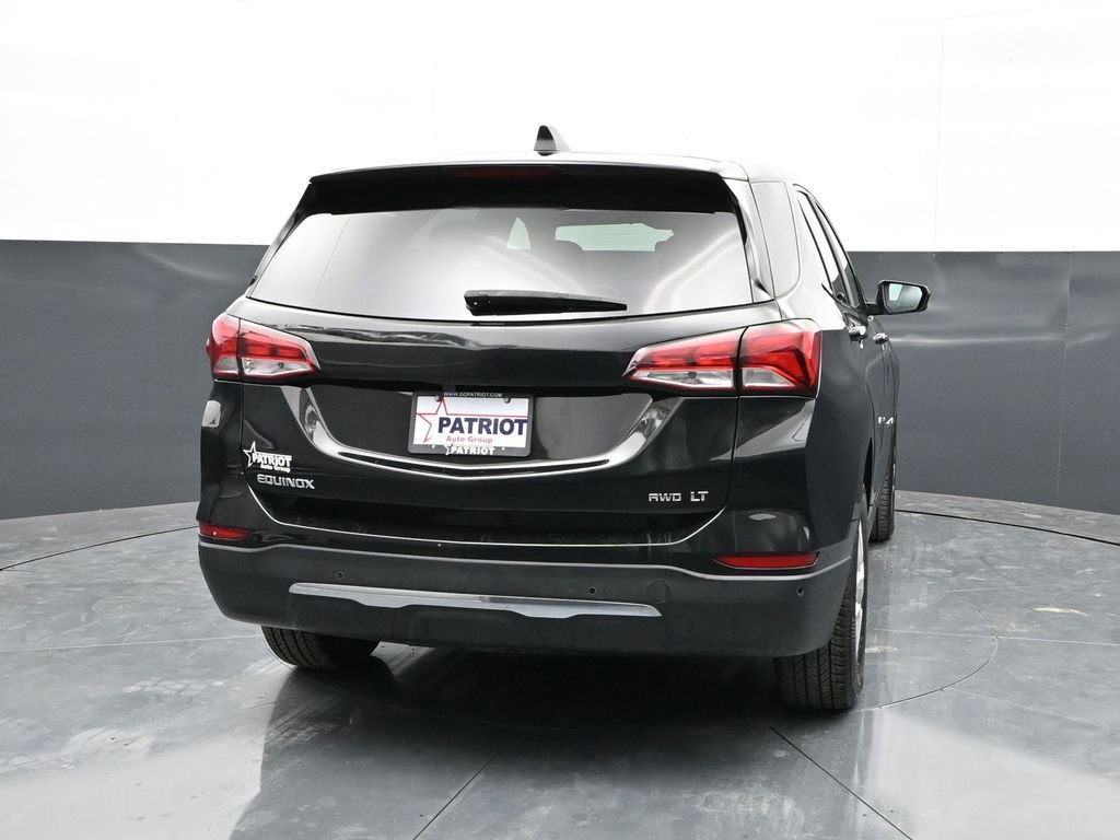 Used 2024 Chevrolet Equinox LT image 2