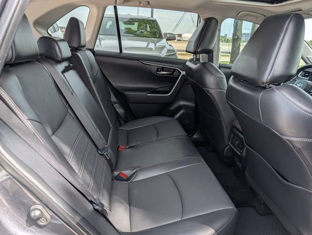 Used 2022 Toyota RAV4 Limited image 31