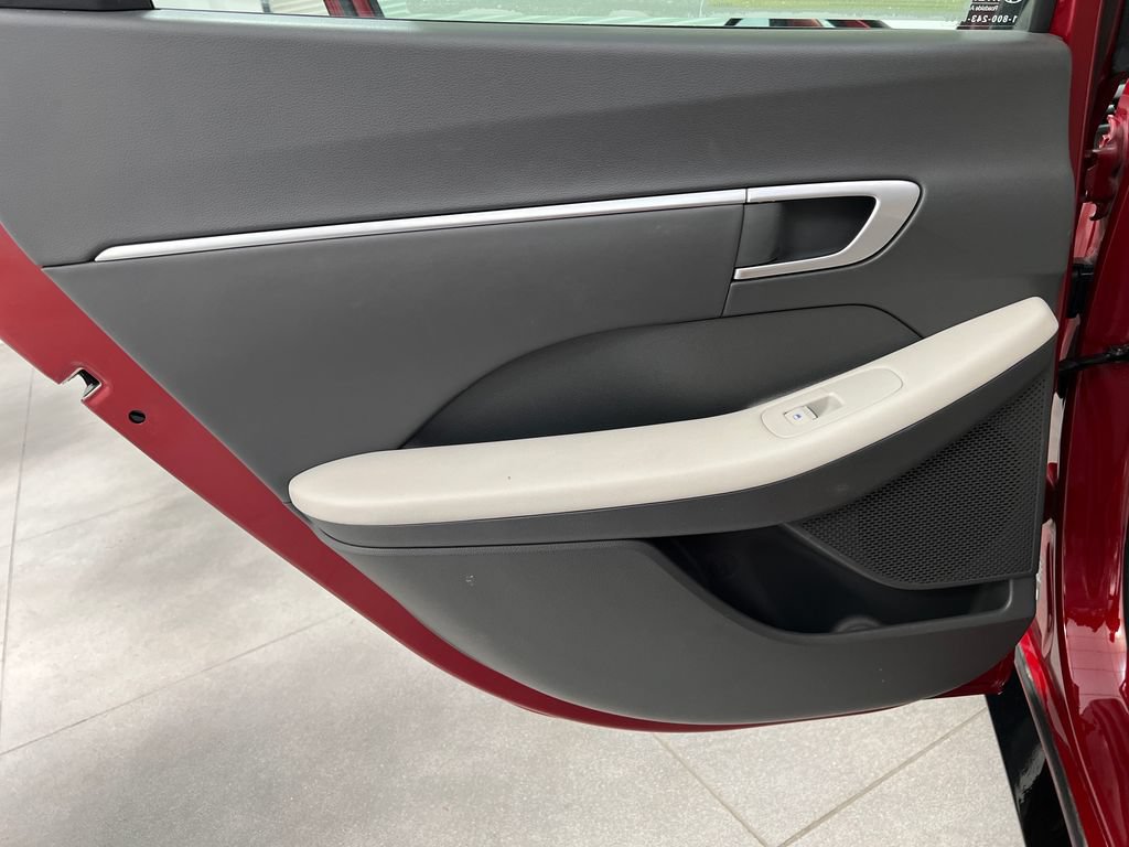 Used 2025 Hyundai Sonata SEL FWD image 18