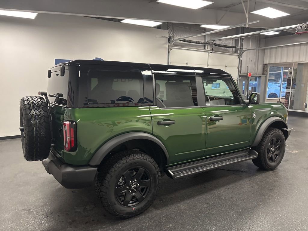 New 2025 Ford Bronco Outer Banks w/ Black Appearance Package image 14