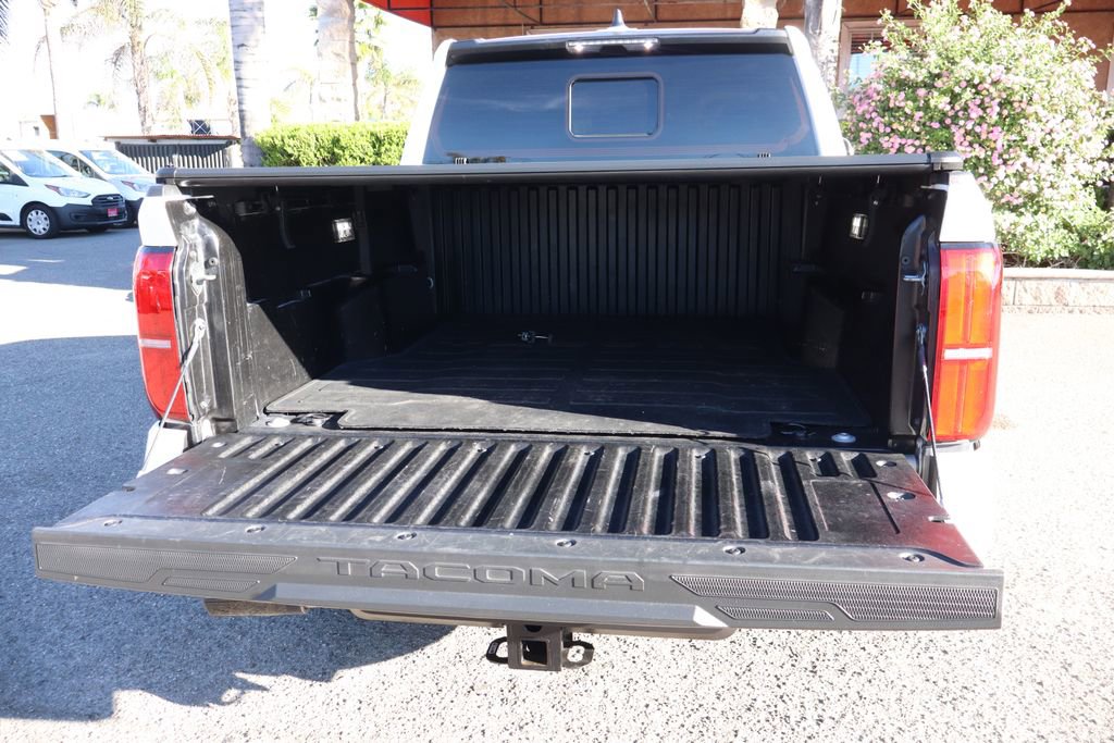 Used 2024 Toyota Tacoma SR5 AWD/4WD image 9