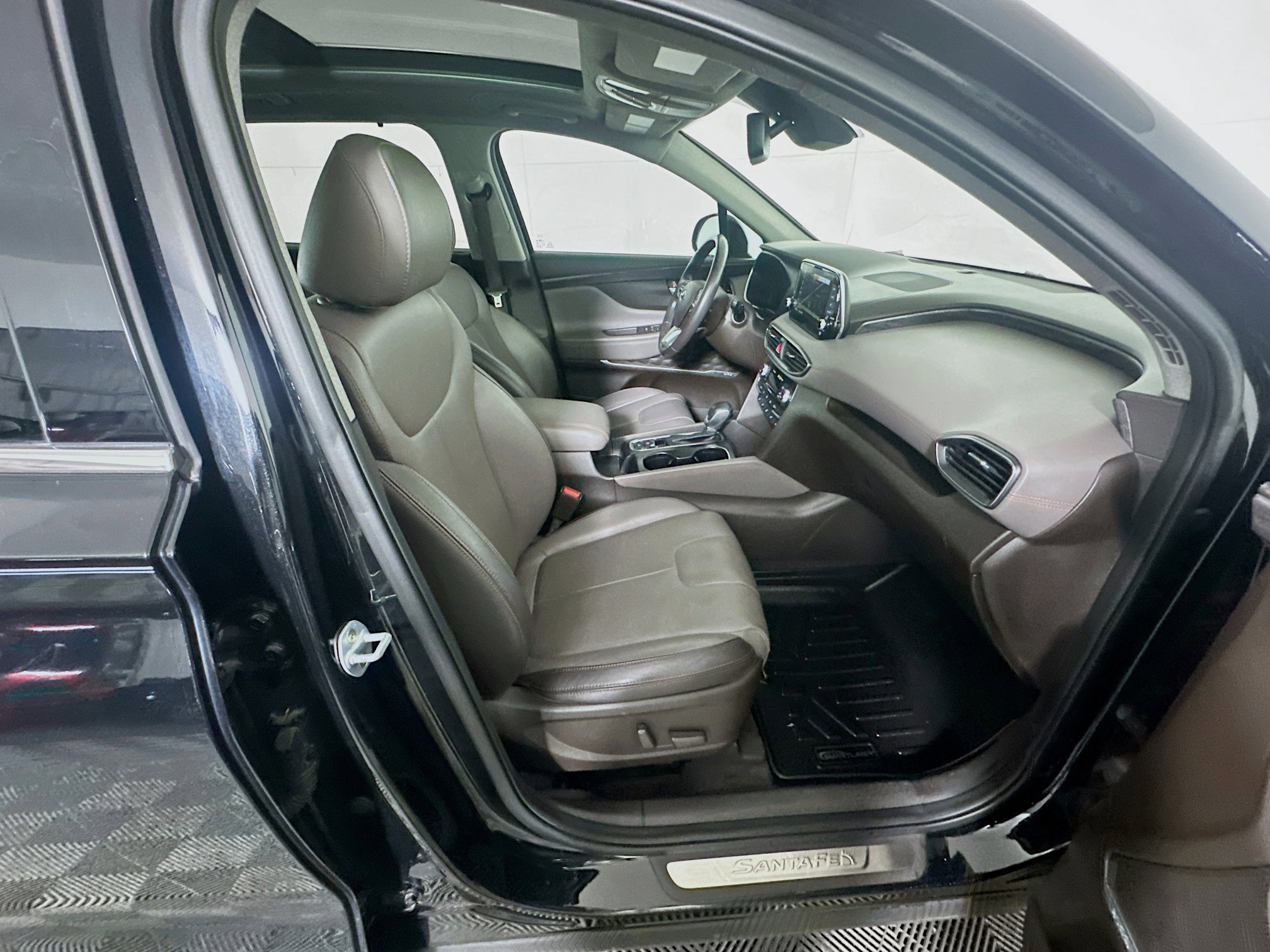 Used 2019 Hyundai Santa Fe FWD image 34