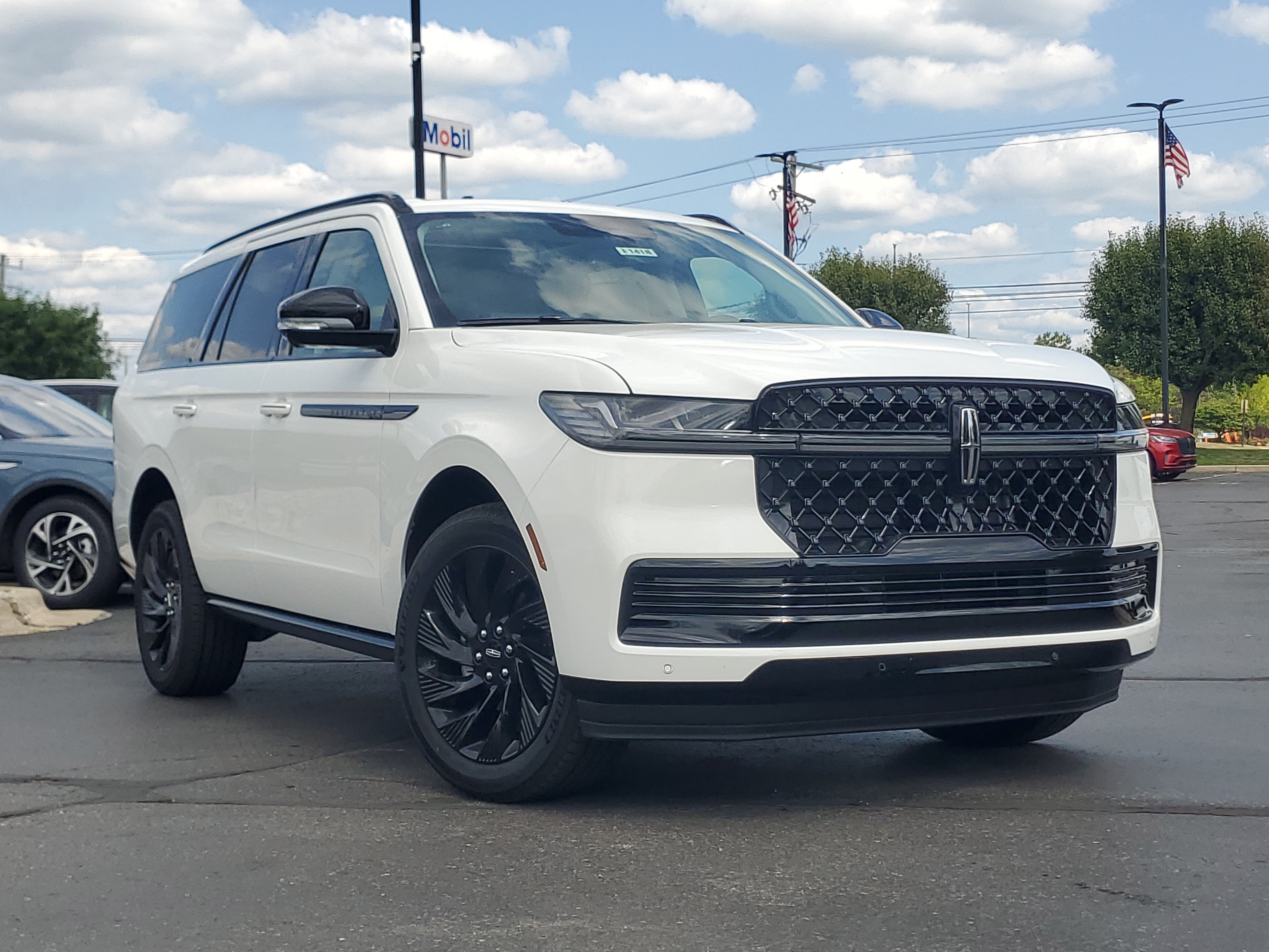 New 2026 Lincoln Navigator Reserve w/ Jet Appearance Package