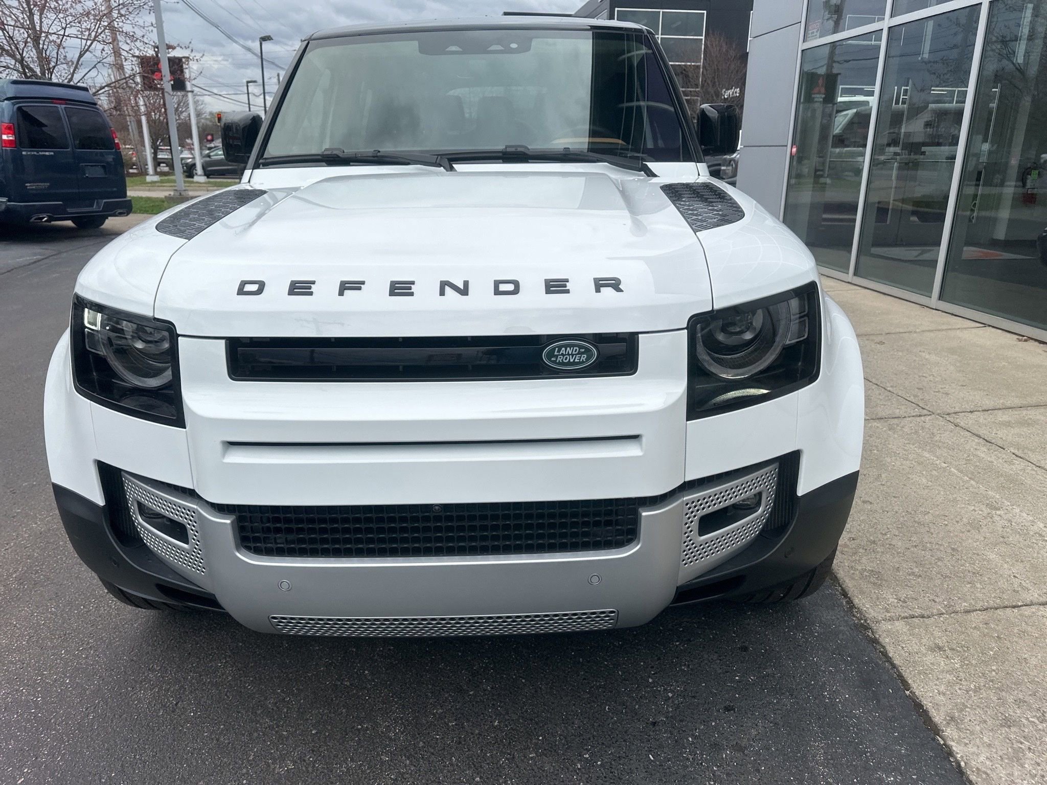 Used 2024 Land Rover Defender 130 S image 7