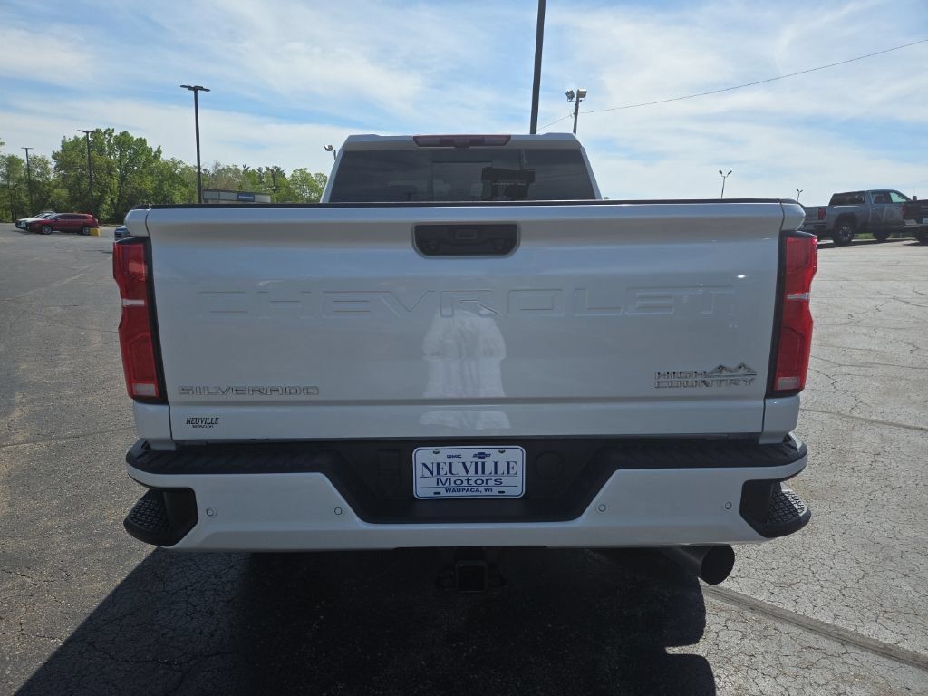 Certified 2025 Chevrolet Silverado 2500 High Country w/ High Country Premium Package AWD/4WD image 4
