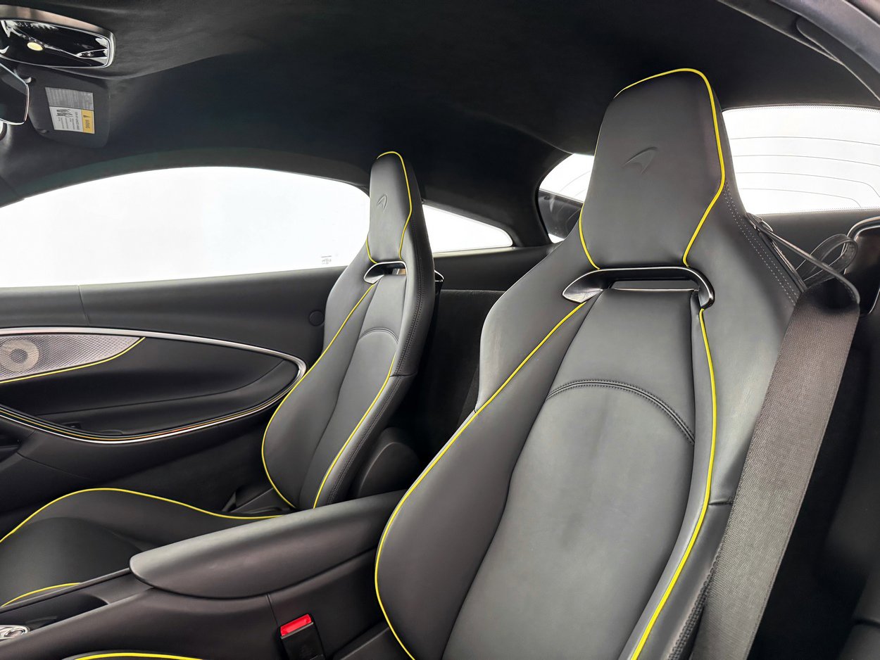 Used 2023 McLaren Artura image 14