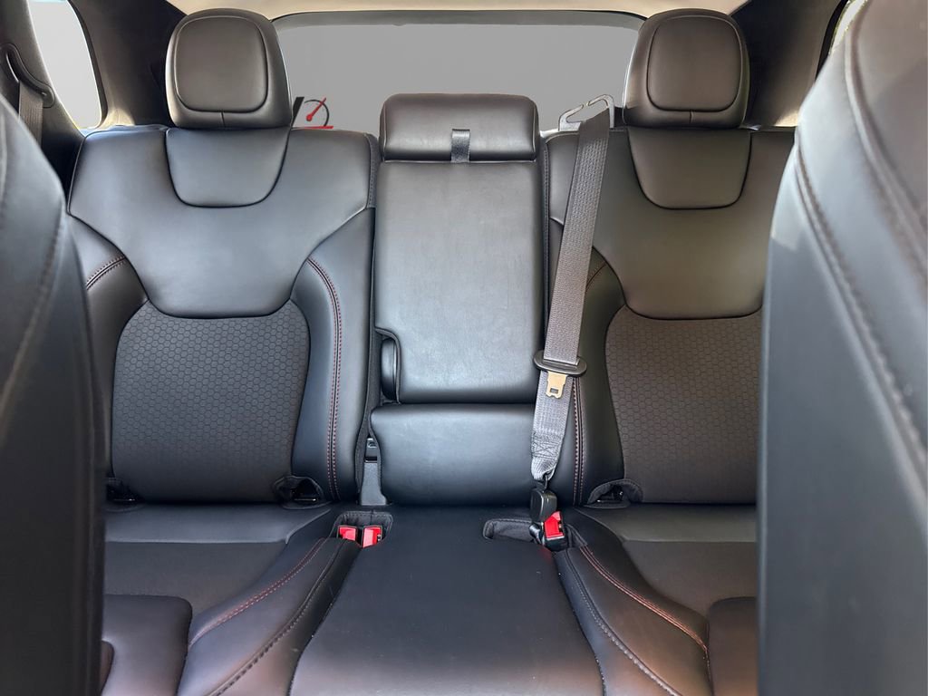 Used 2022 Jeep Cherokee Trailhawk image 18