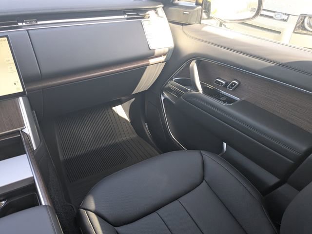 New 2026 Land Rover Range Rover Long Wheelbase SE image 14