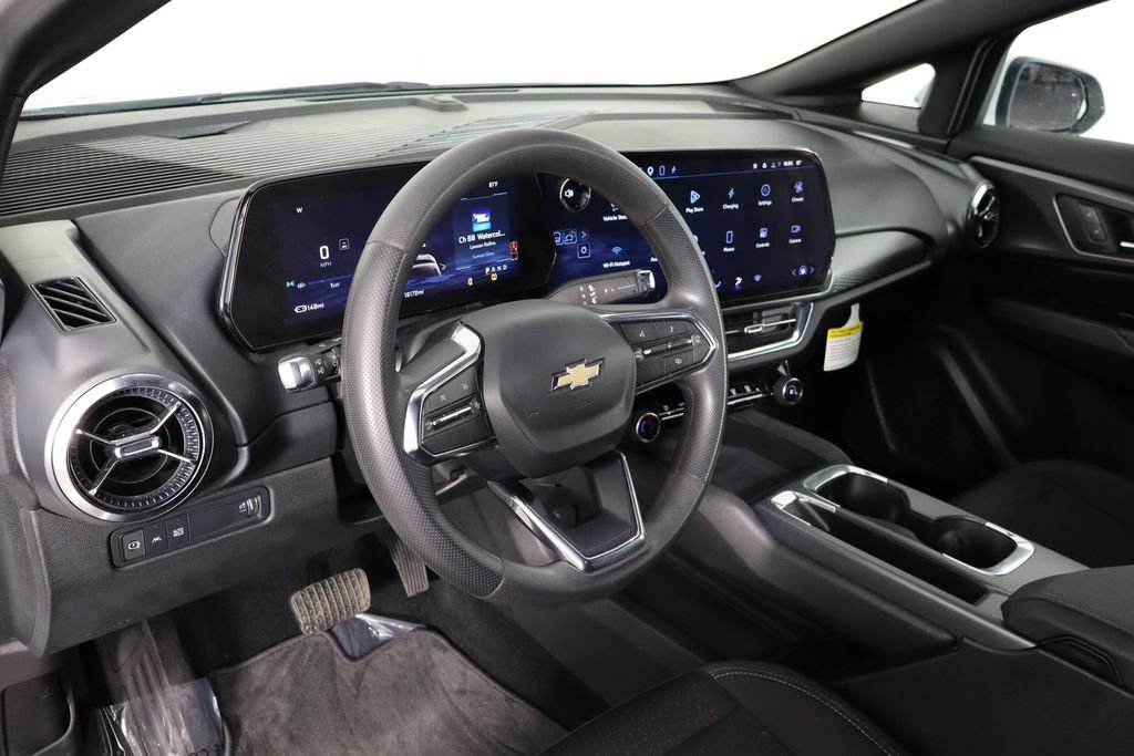 Used 2025 Chevrolet Equinox EV LT FWD image 16