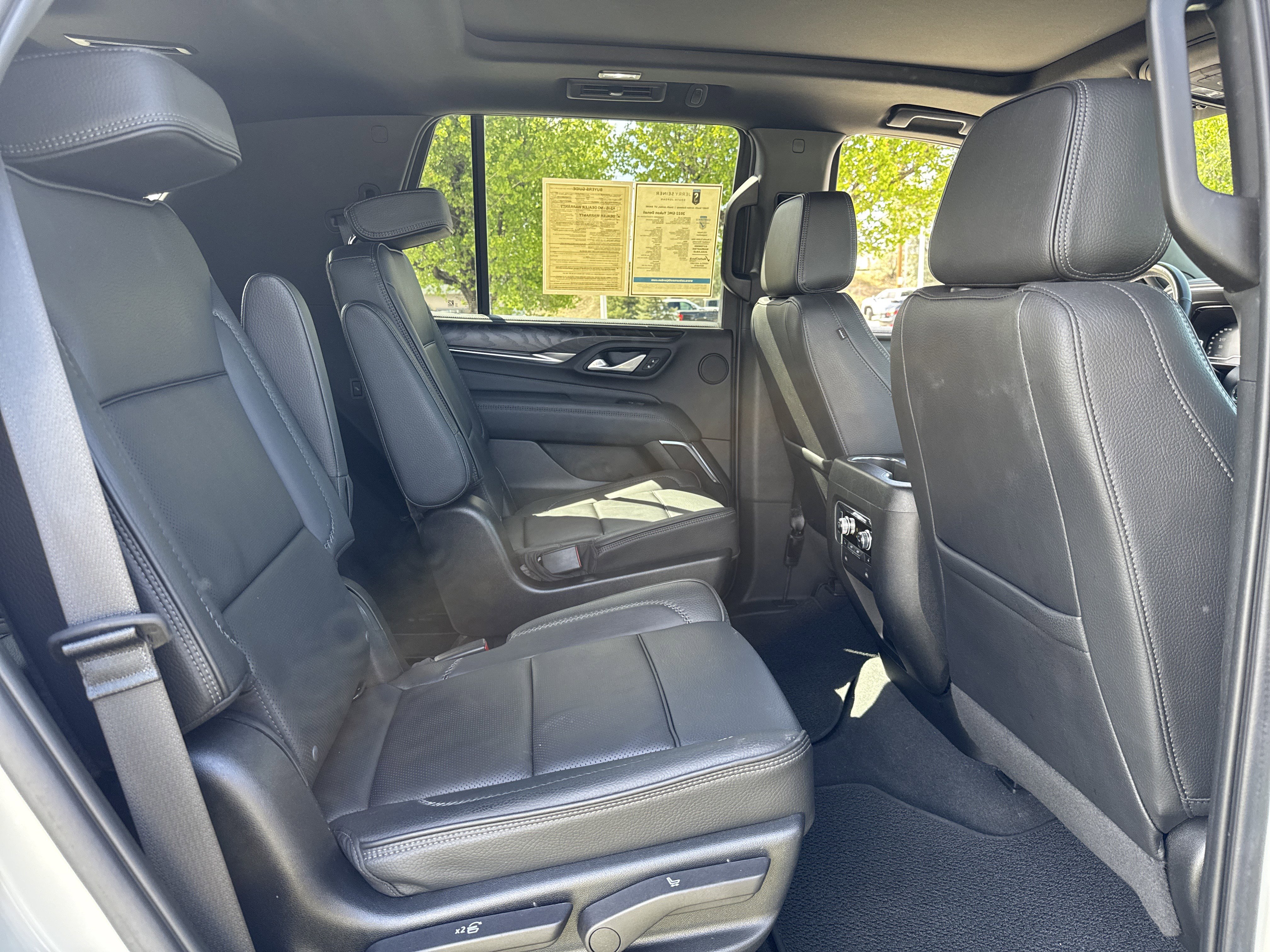 Used 2022 GMC Yukon Denali AWD/4WD image 24