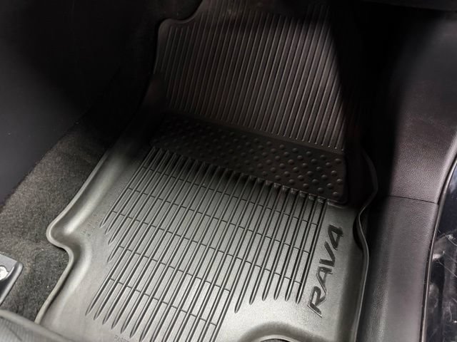 Used 2021 Toyota RAV4 XLE w/ Convenience Package AWD/4WD image 30