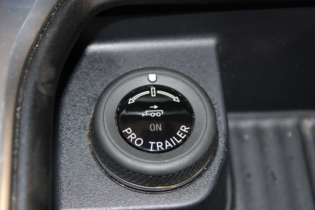 Used 2025 Ford Expedition Active image 44