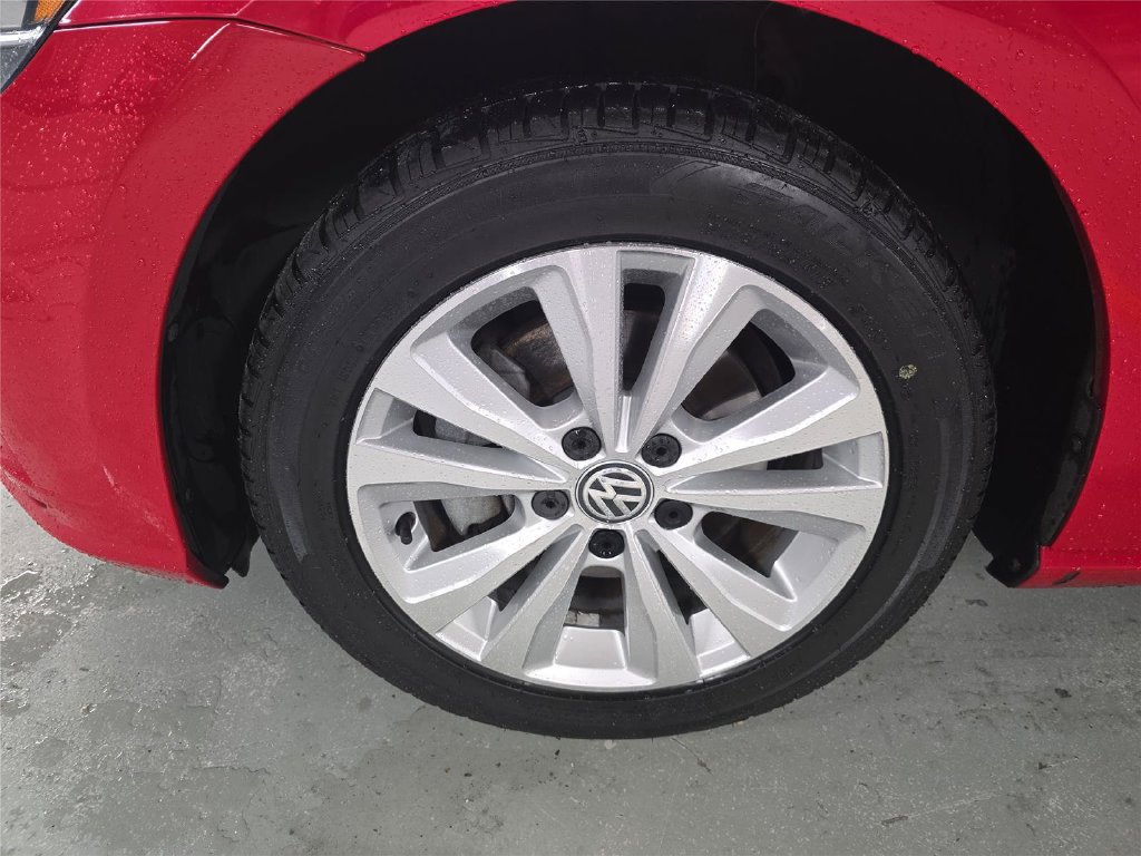 Used 2018 Volkswagen Golf SE FWD image 26