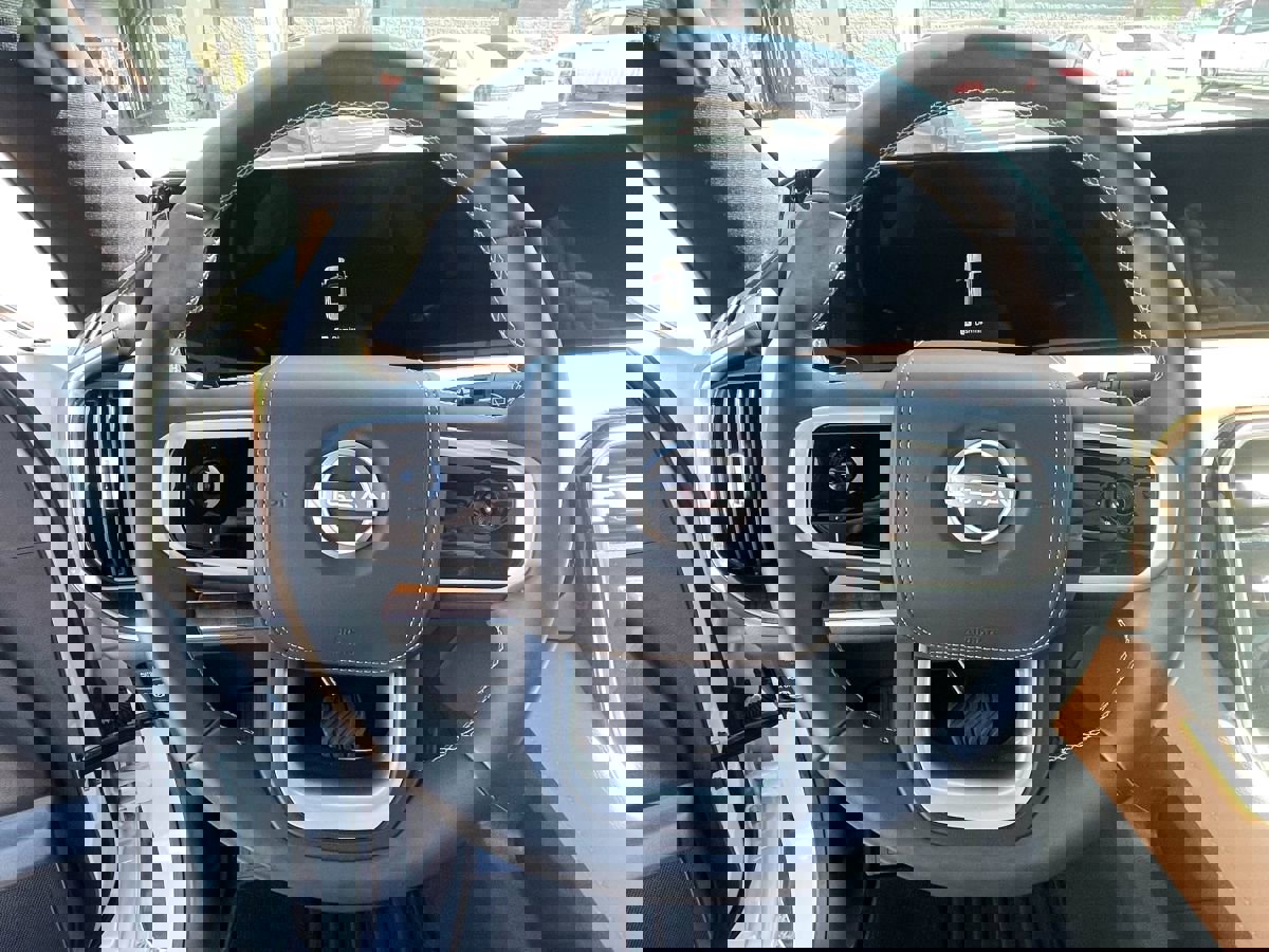 Used 2025 Nissan Armada Platinum Reserve image 11