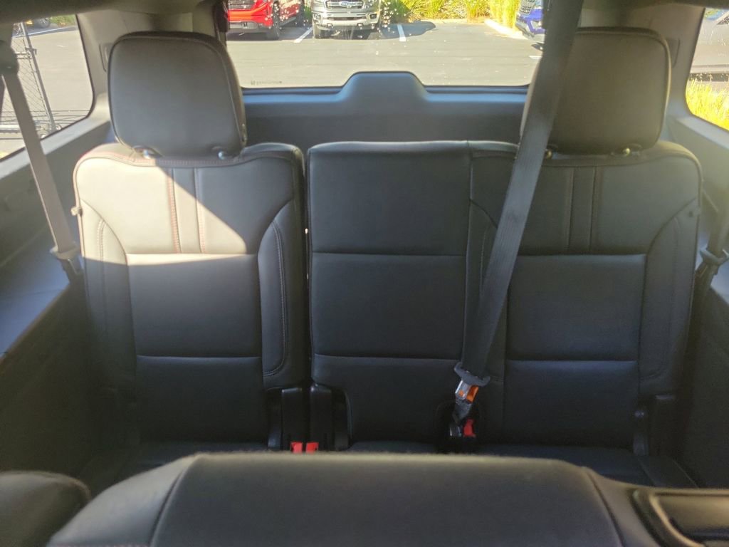 Certified 2022 Chevrolet Suburban RST w/ Sport Performance Package image 15