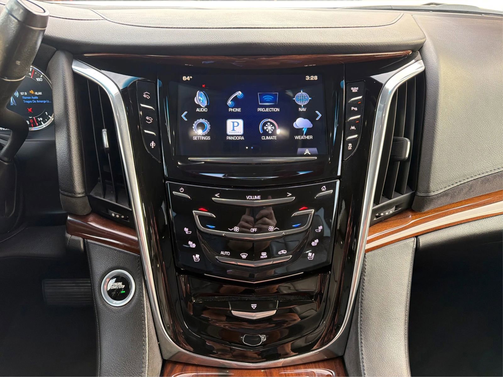 Used 2016 Cadillac Escalade Luxury image 14