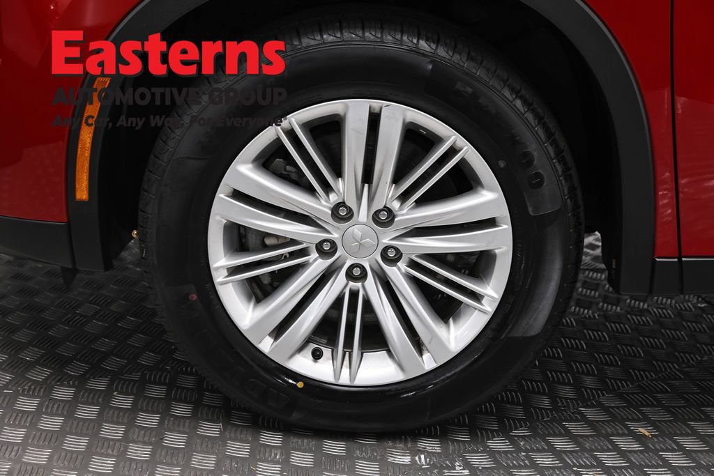 Used 2024 Mitsubishi Outlander ES AWD/4WD image 32