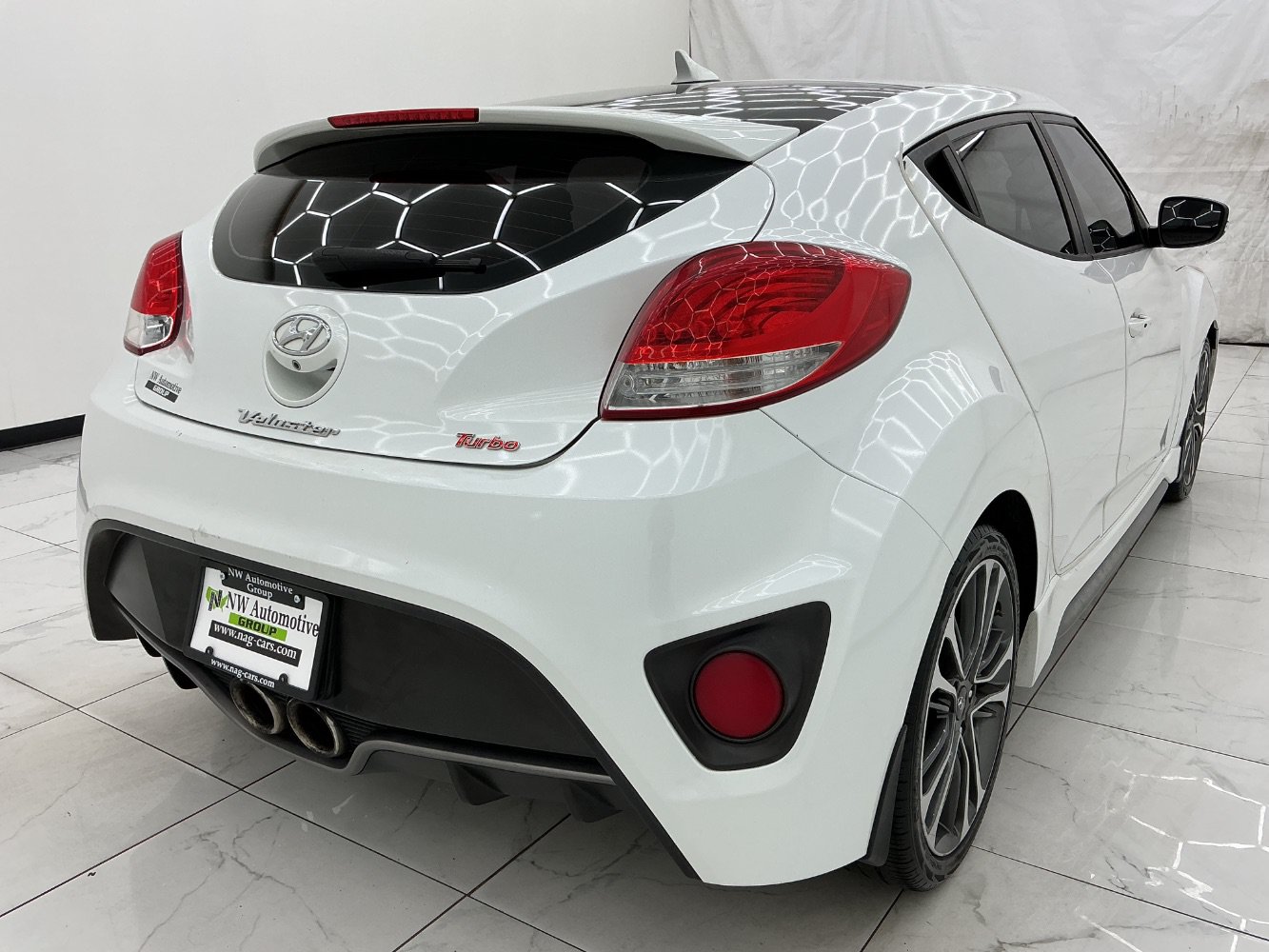 Used 2016 Hyundai Veloster Turbo FWD image 9