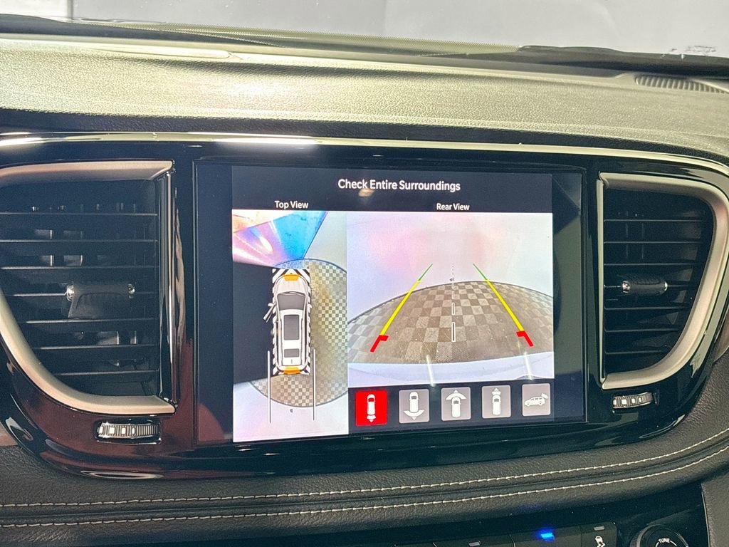 New 2026 Chrysler Pacifica Select image 16