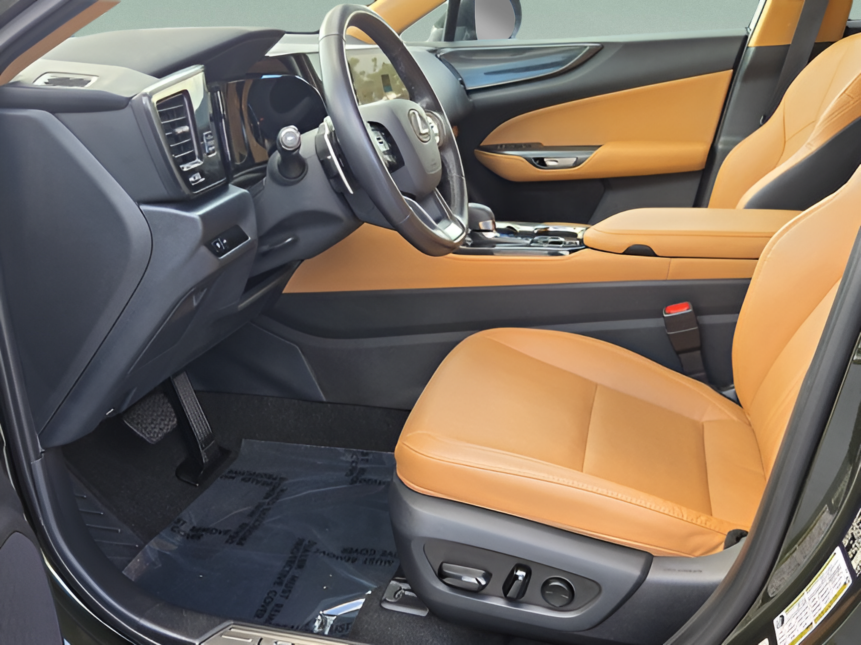 Certified 2025 Lexus NX 250 FWD w/ Accessory Package (K3) image 10