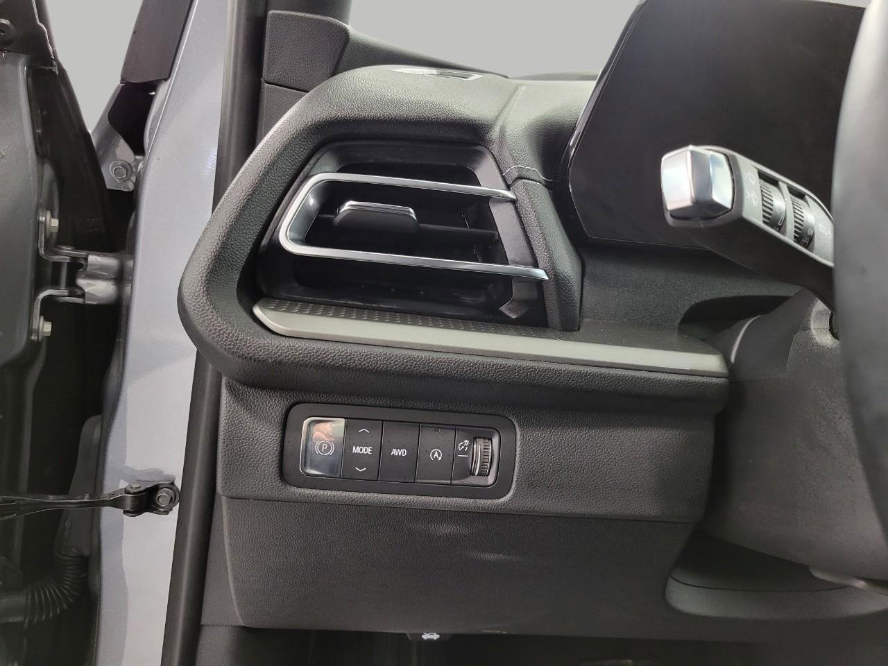 Used 2025 Chevrolet Traverse LT w/ LPO, Floor Liner Package image 11