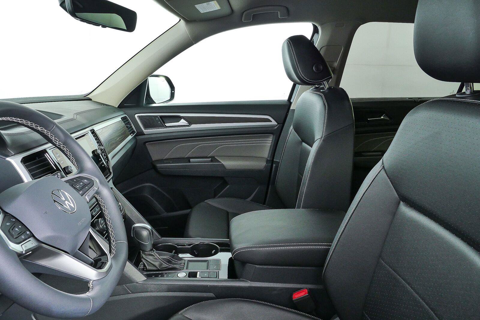 Certified 2023 Volkswagen Atlas SE FWD image 9