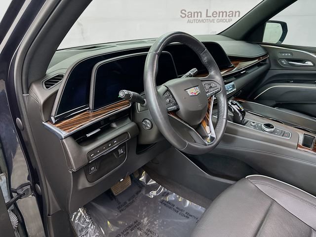 Used 2022 Cadillac Escalade Premium Luxury AWD/4WD image 11