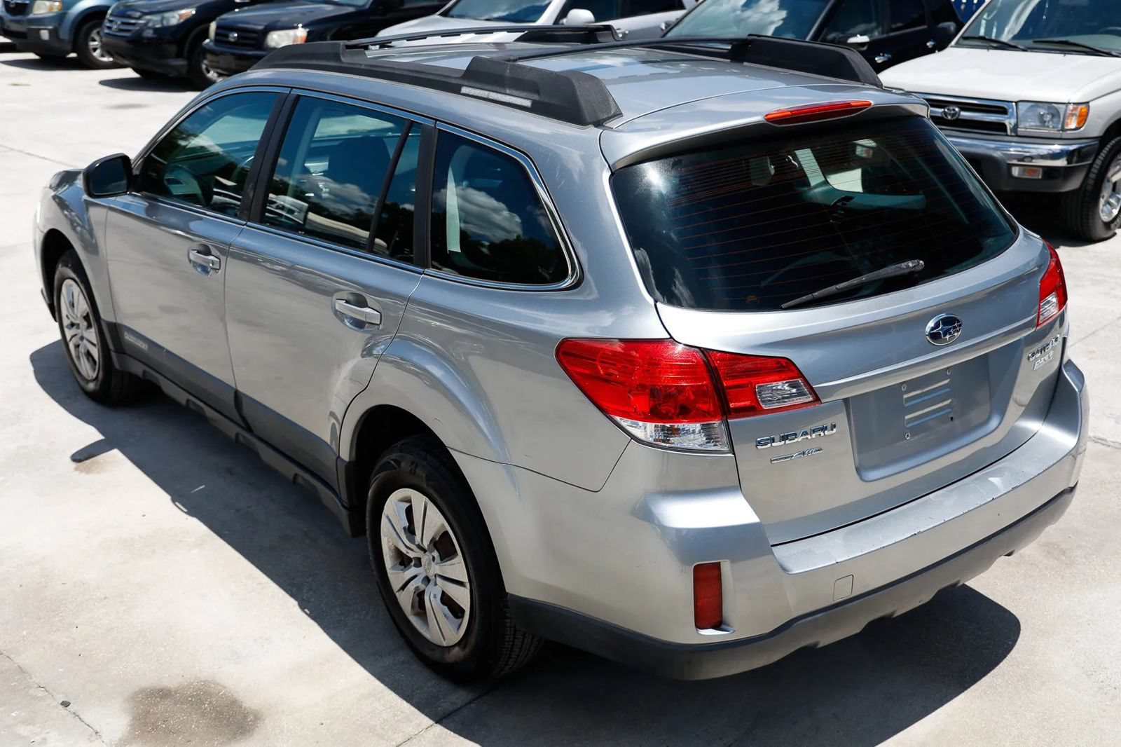 Used 2011 Subaru Outback 2.5i AWD/4WD image 4